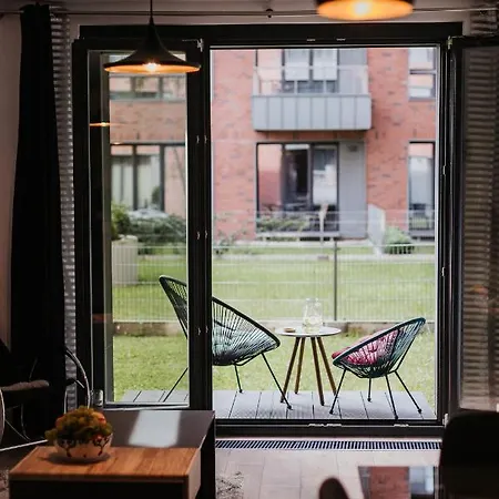 Garden - Quiet Apartment In The City Center Apartmán